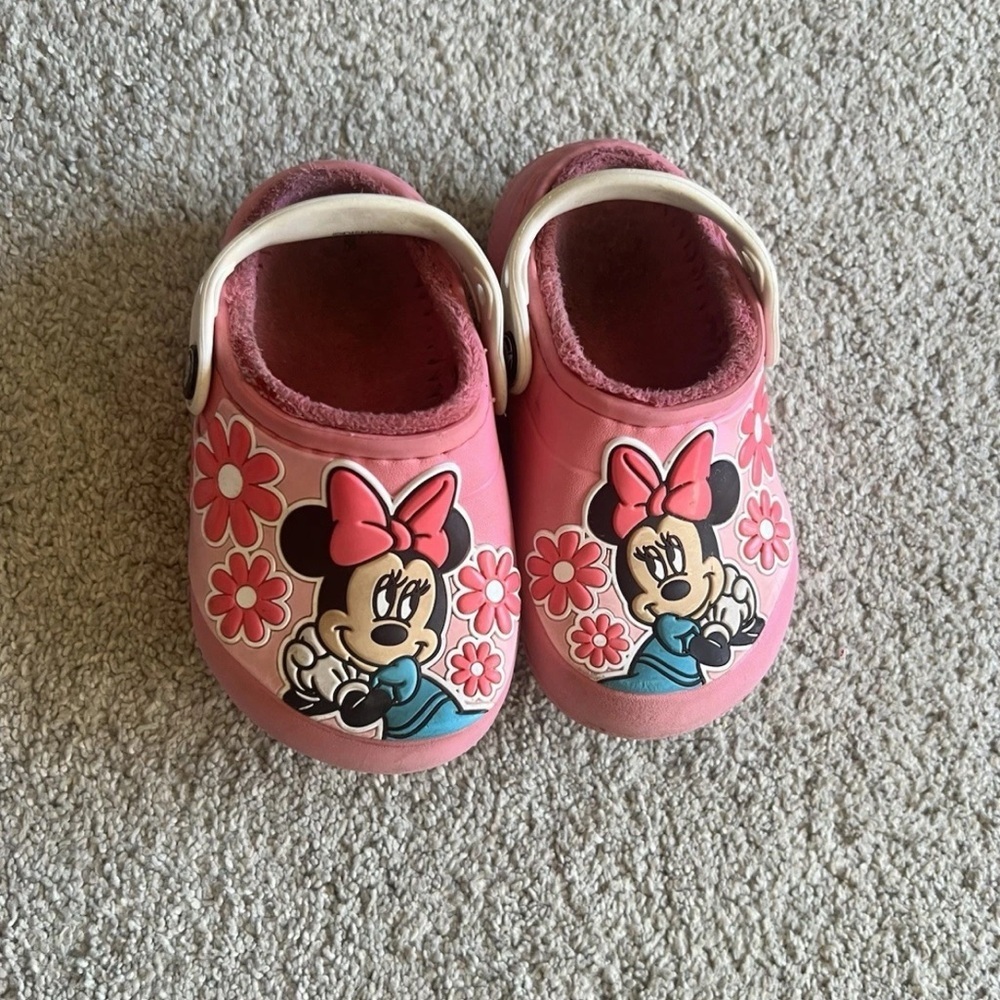 Crocs Minnie Mouse Fur Lined Pink Clogs Toddler Size 7 Slip Ons Disney Girls C7